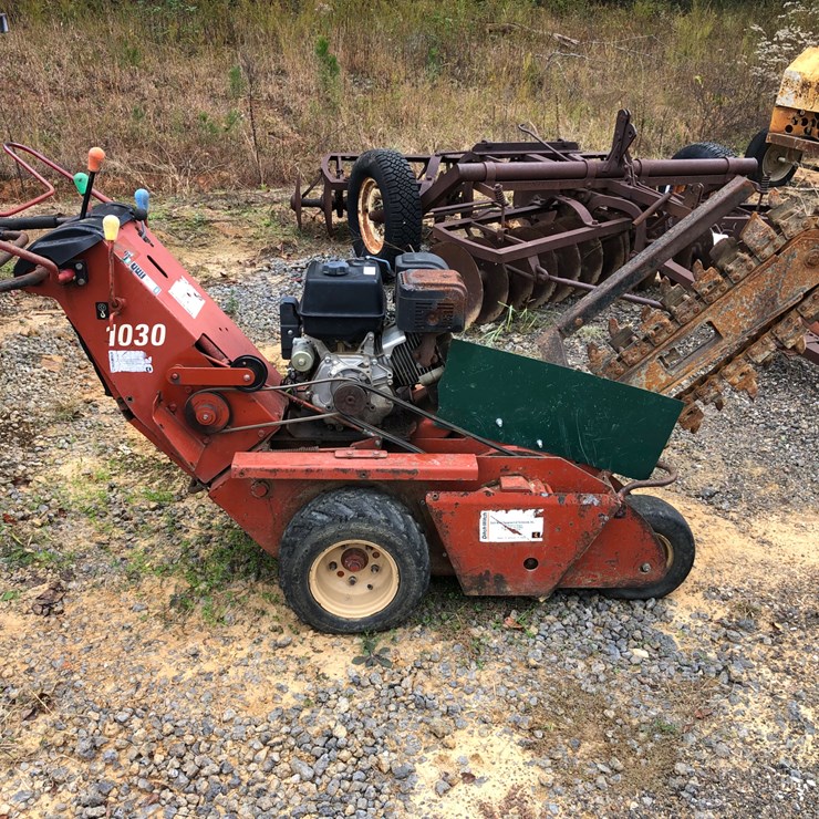 DITCH WITCH 1030