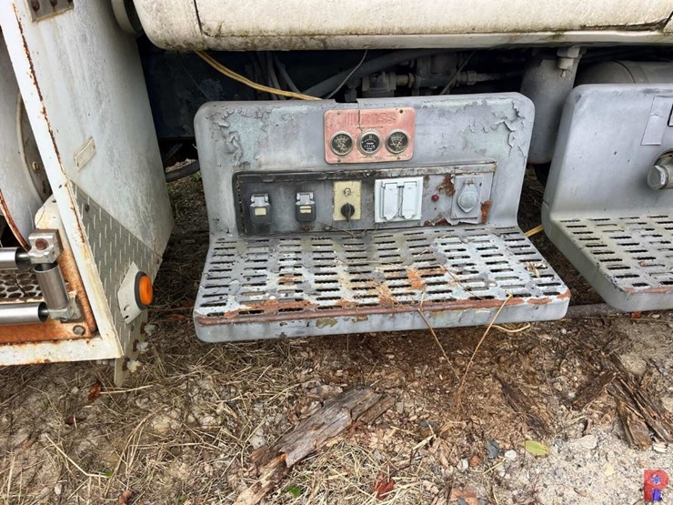 1997-caterpillar-3116-image-3