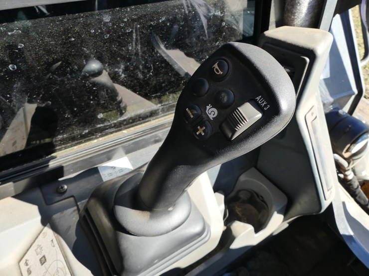 2024-deere-333d-image-14