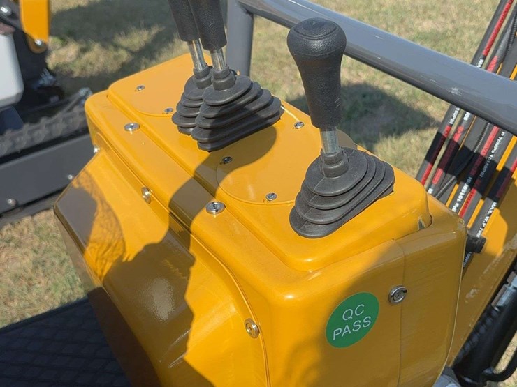 mini-excavator-mx12rx-image-33