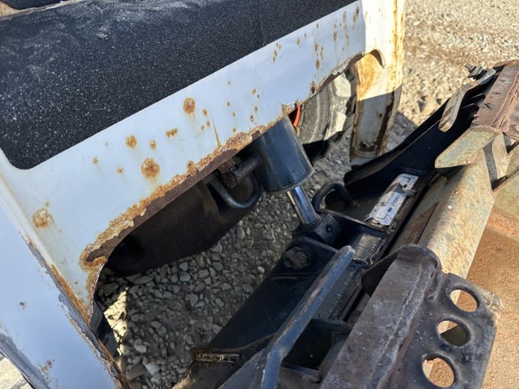 2015-bobcat-s70-image-13