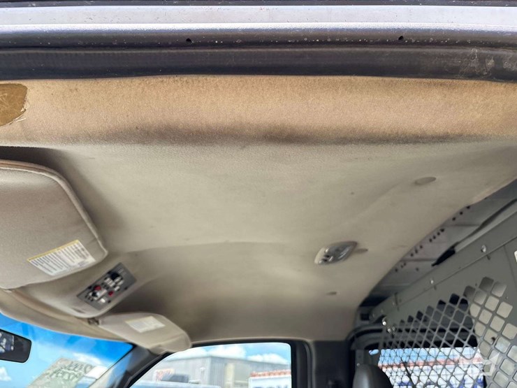 2006-chevrolet-express-3500-image-19