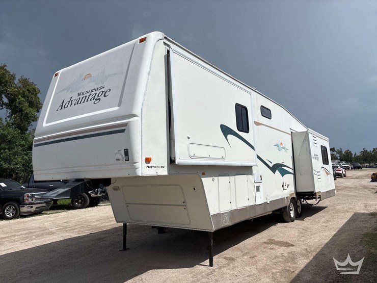 2004-fleetwood-wilderness-advantage-365-bsqs-38ft-t/a-5th-wheel-travel-trailer-image-41