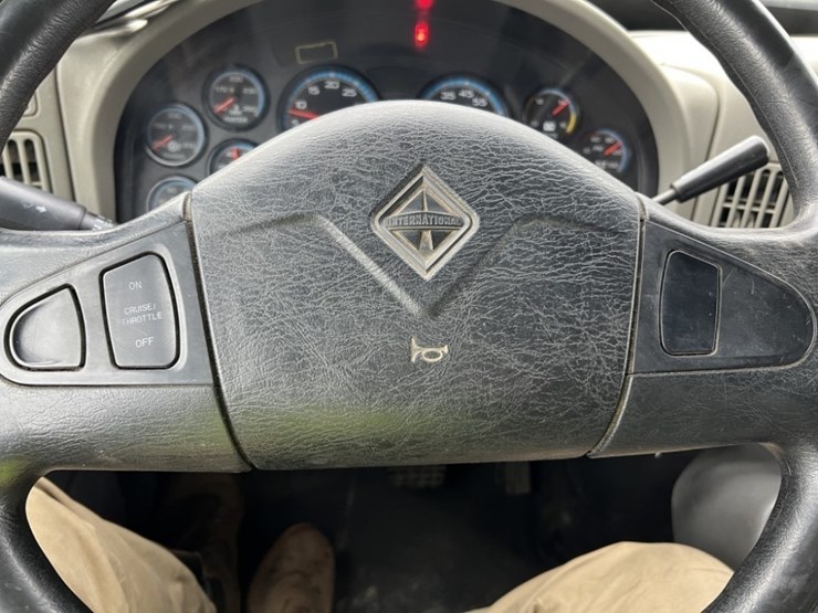 2013-international-7500-s/a-dump-truck-image-29