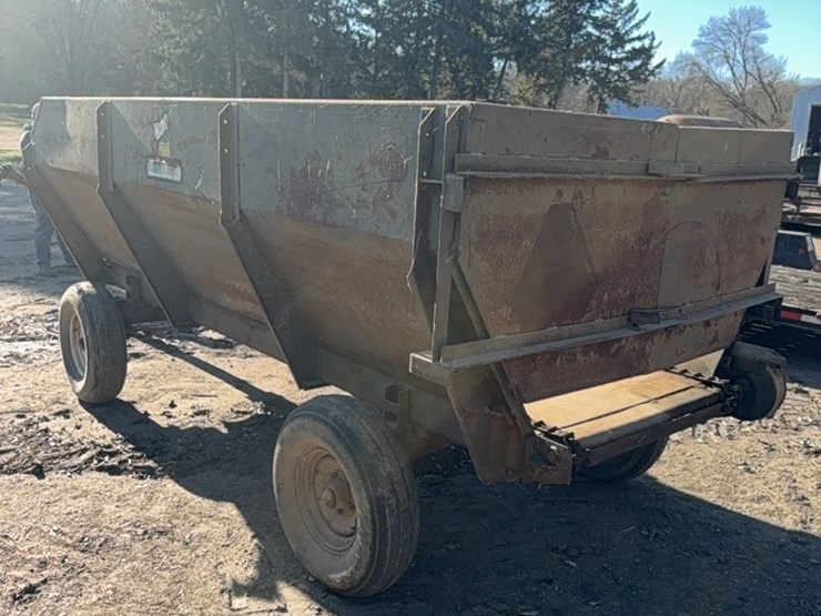 s&n-silage-wagon---pto-image-4