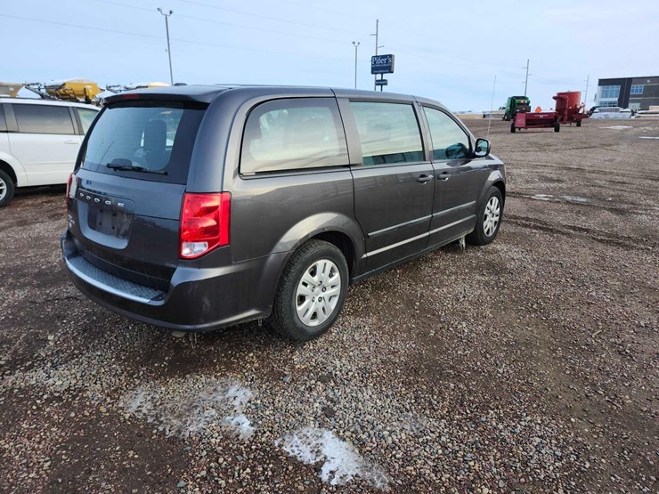 2015-dodge-grand-caravan-image-3
