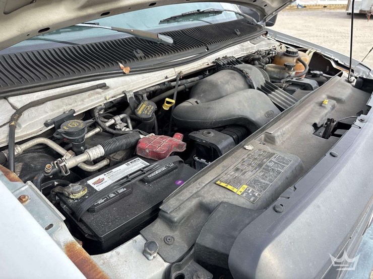 2013-ford-cargo-image-9