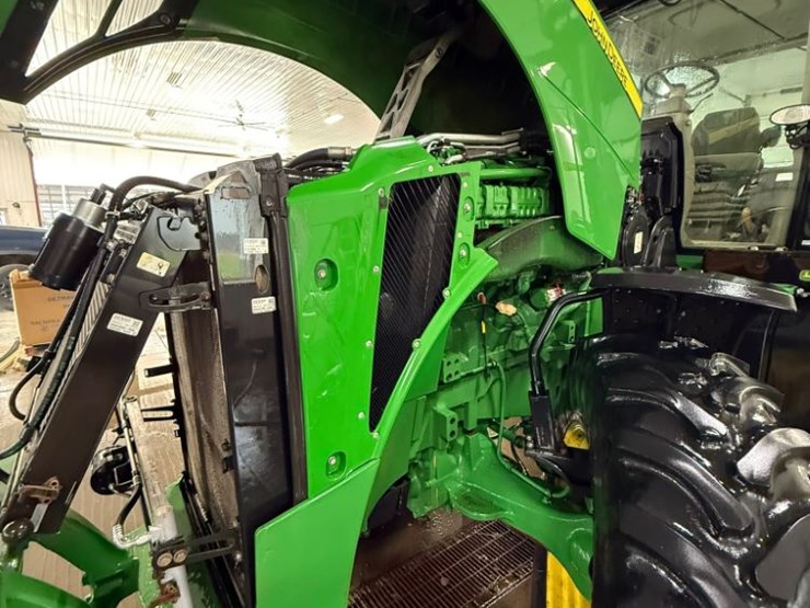 2016-john-deere-8245r-image-11
