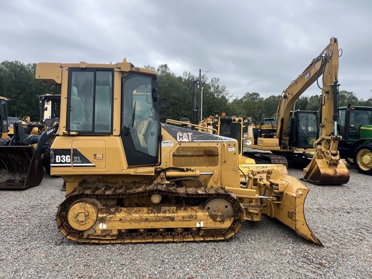 2003-caterpillar-d3g-xl-image-6