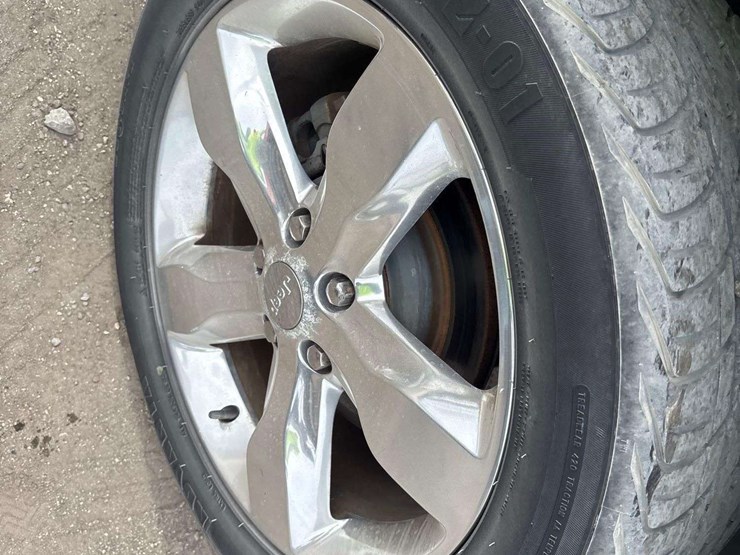 2012-jeep-grand-cherokee-image-26