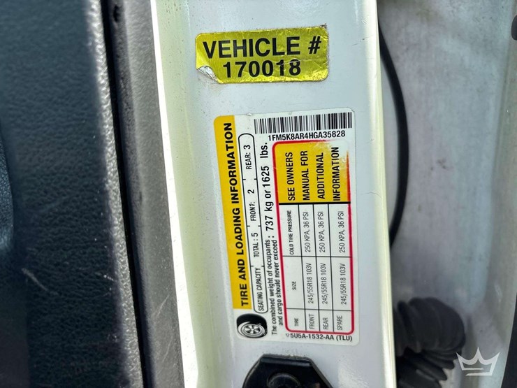 2017-ford-explorer-image-5