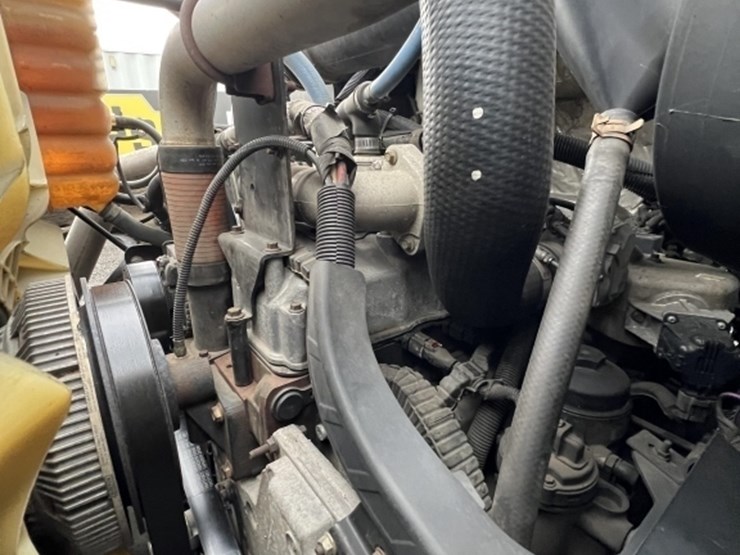 2013-international-7500-s/a-dump-truck-image-10