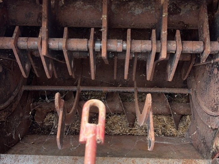 new-holland-355-image-9