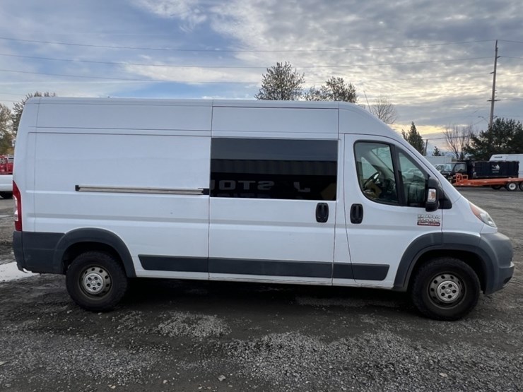 2015-ram-promaster-2500-image-3