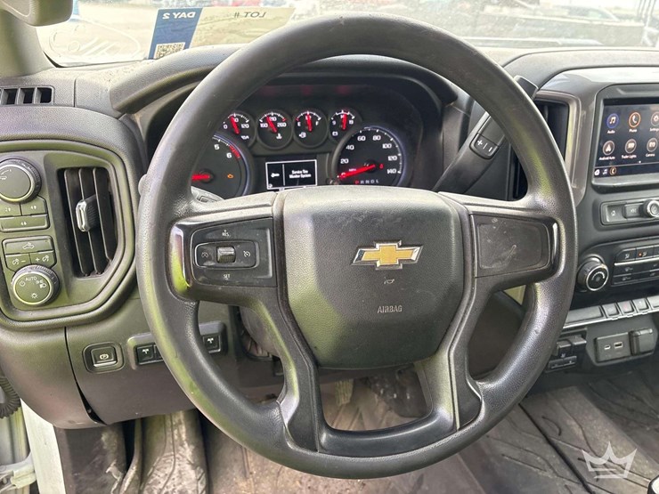 2021-chevrolet-silverado-2500hd-image-13