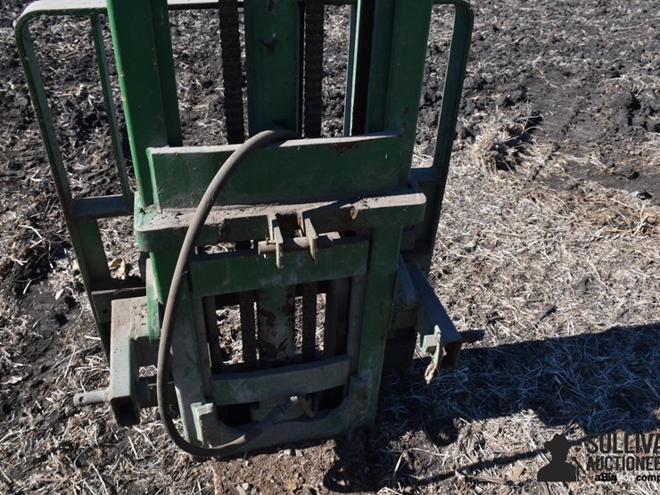 loader-fork-attachment-image-12