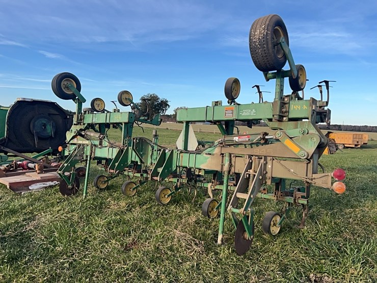 john-deere-8-image-10