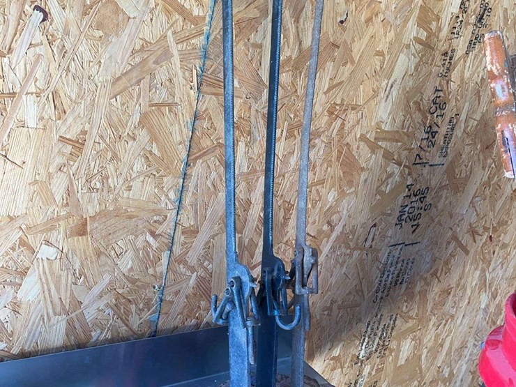 swiveling-log-lifting-tongs-&-image-4