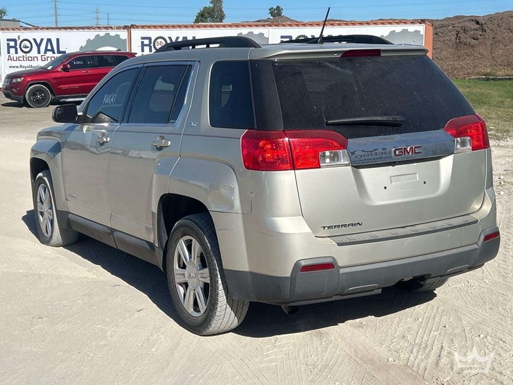 2014-gmc-terrain-suv-image-4