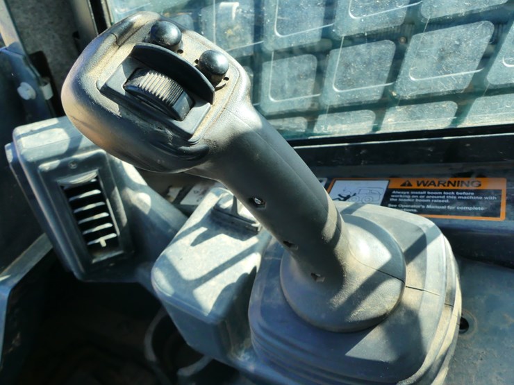 2021-deere-325g-image-13