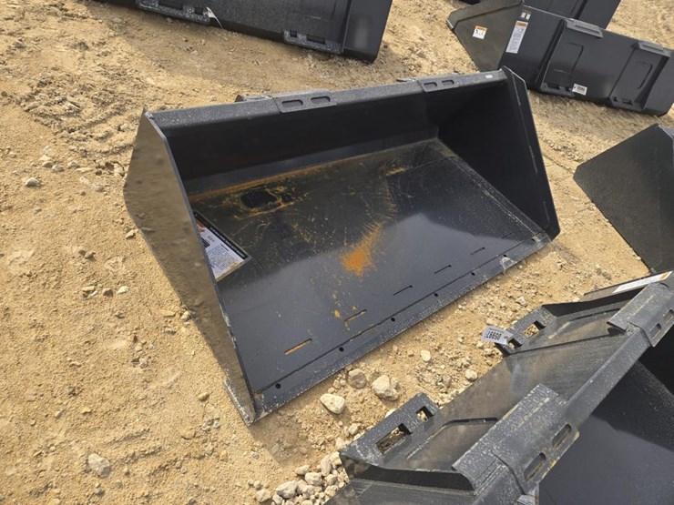 #5996-•-new-wolverine-track-duty-72"-bucket-lpb-11-72w-image-1