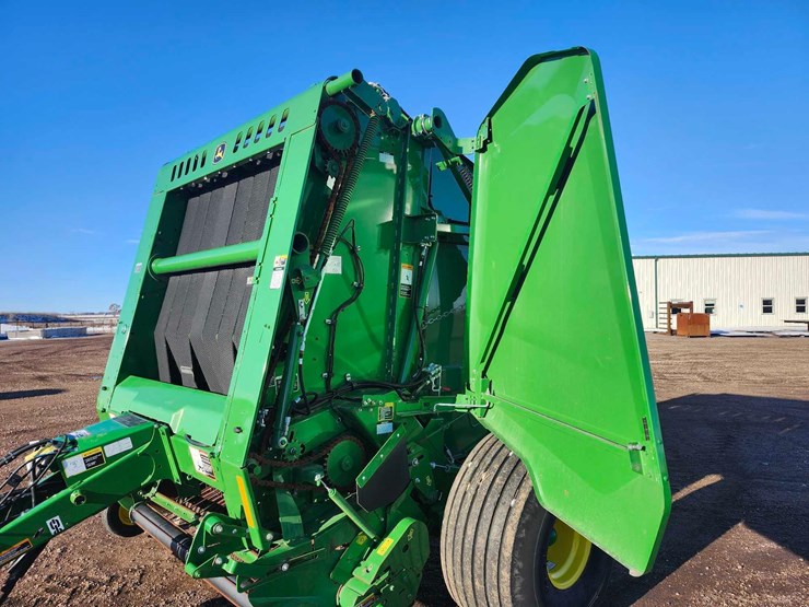 2023-john-deere-560m-image-18