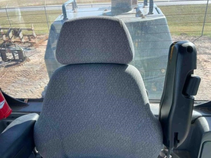 2018-deere-672g-image-32