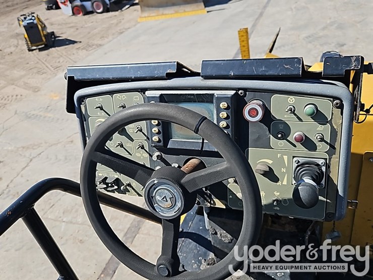 2012-caterpillar-ap-655d-image-38