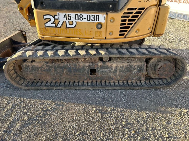 2013-deere-27d-image-23