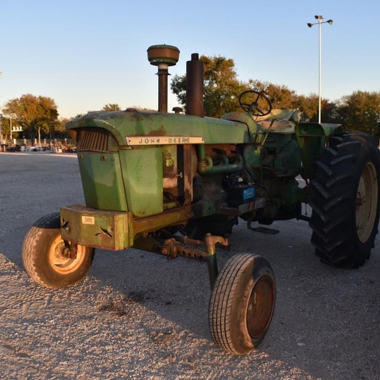 JOHN DEERE 4010