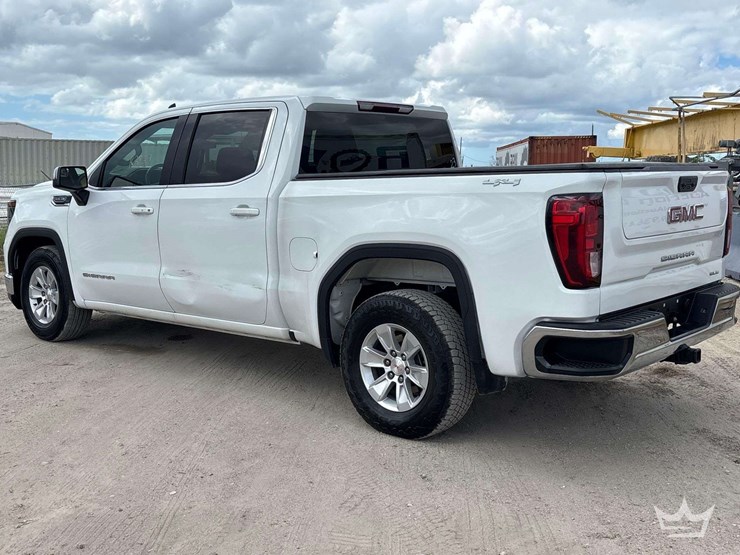 2023-gmc-sierra-1500-image-4