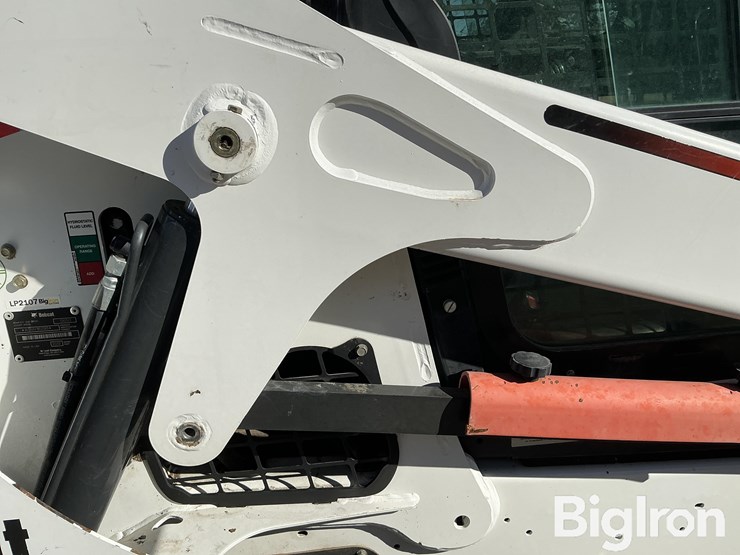 2012-bobcat-s650-image-16