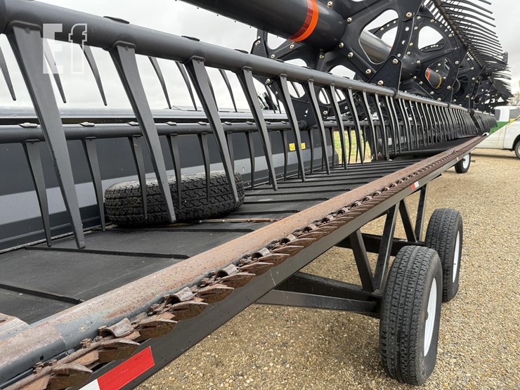 2013-john-deere-435d-image-17