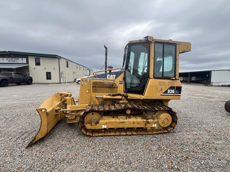 2003-caterpillar-d3g-xl-image-2