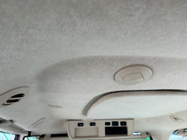 2014-john-deere-8270r-image-31