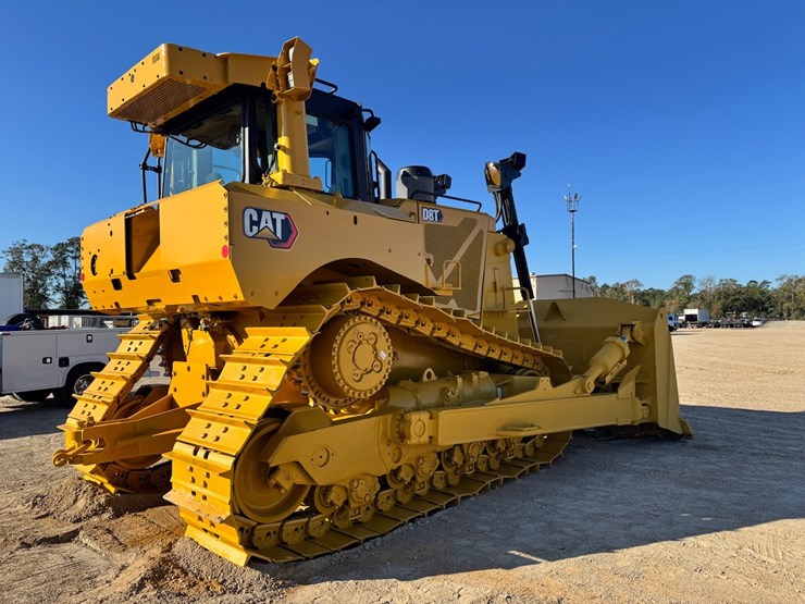 2019-caterpillar-d8t-image-2