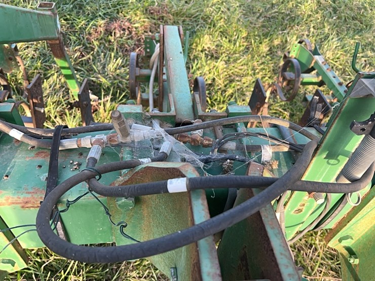 john-deere-8-image-16