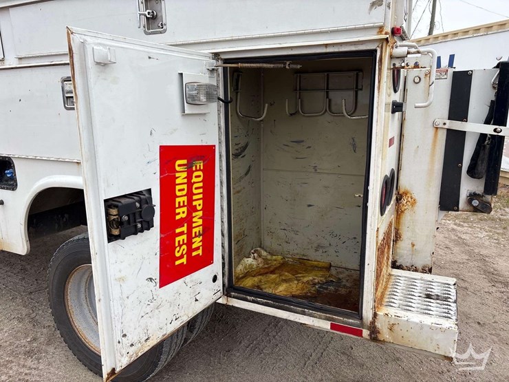 2012-ford-f550-image-23