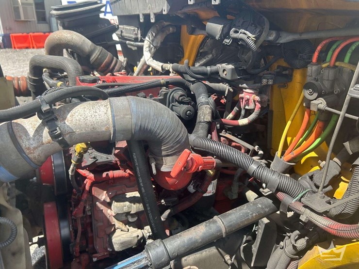 2019-international-durastar-4300-image-17