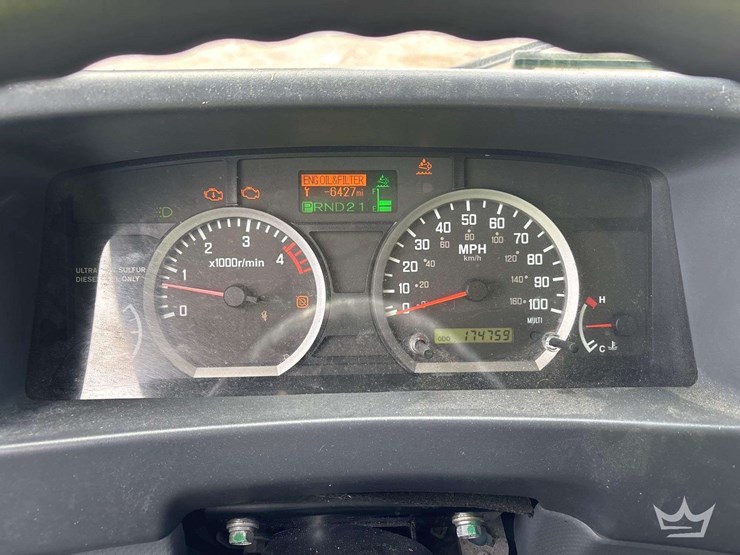 2011-isuzu-npr-image-7