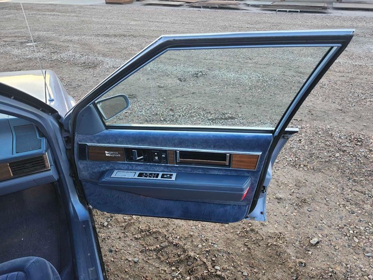 1985-oldsmobile-ninety-eight-regency-image-97