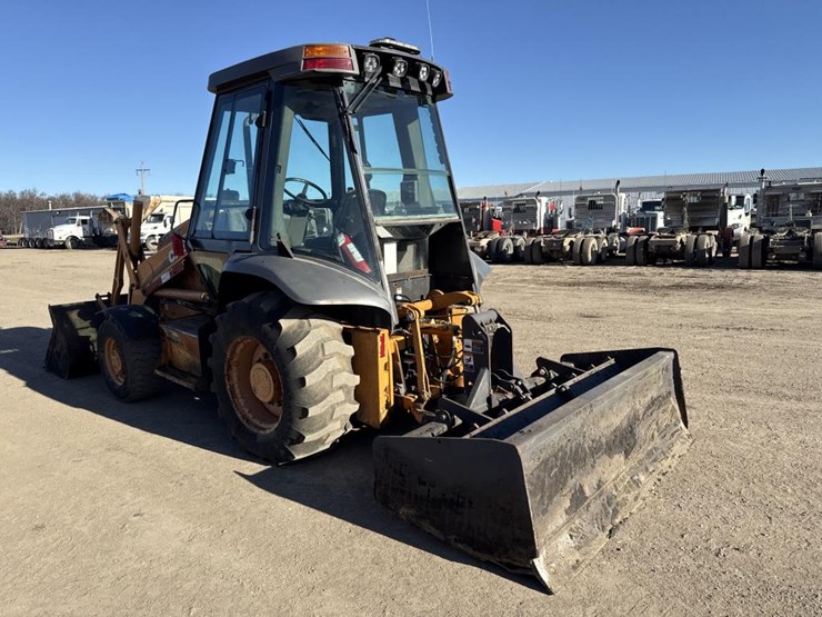 case-570m-xt-image-3