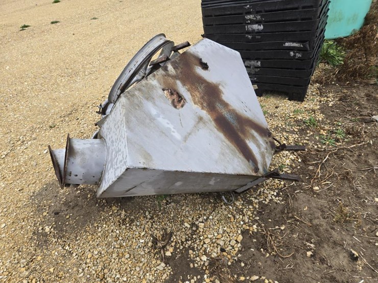 #5934-•-6-hole-8"-grain-distributor-image-3