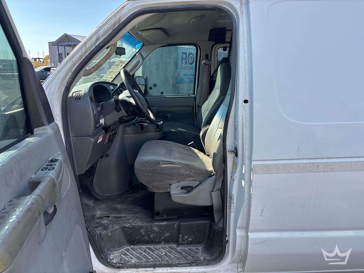 2008-ford-e350-image-13