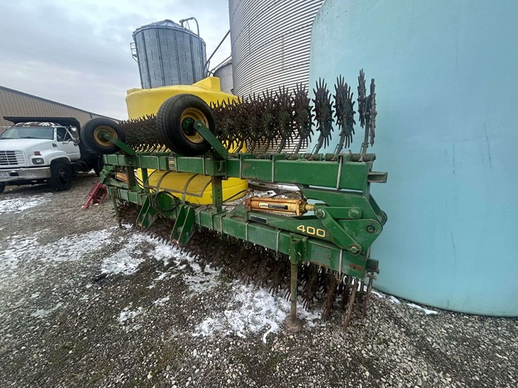 john-deere-400-image-2