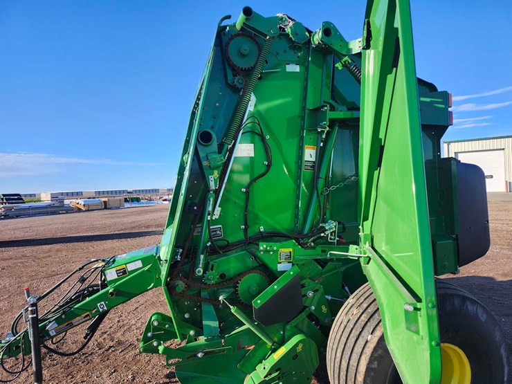 2023-john-deere-560m-image-41