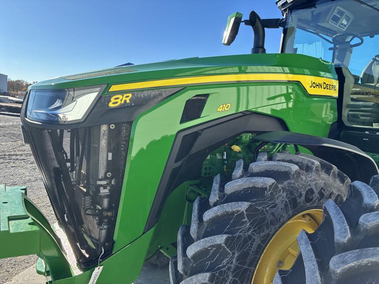 2024-john-deere-8r-410-image-38
