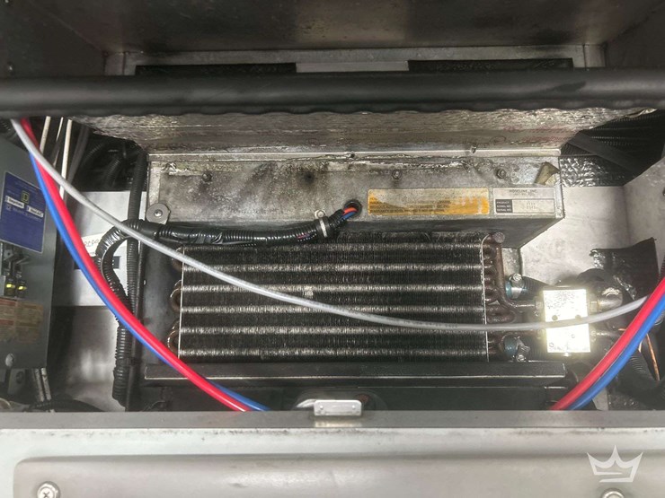 2003-freightliner-fl60-image-47