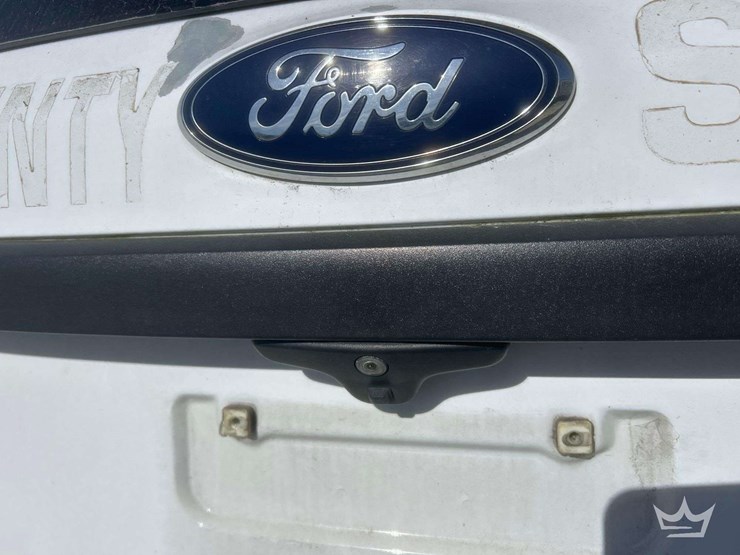 2016-ford-explorer-image-27