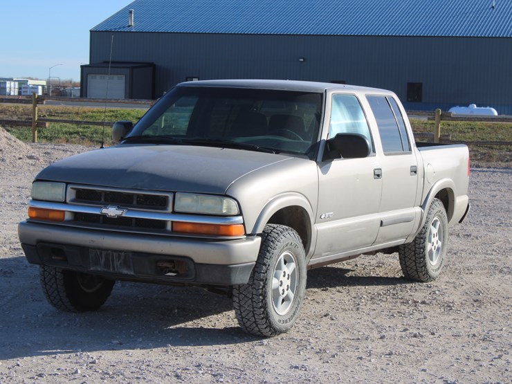 2004-chevrolet-s10-image-2